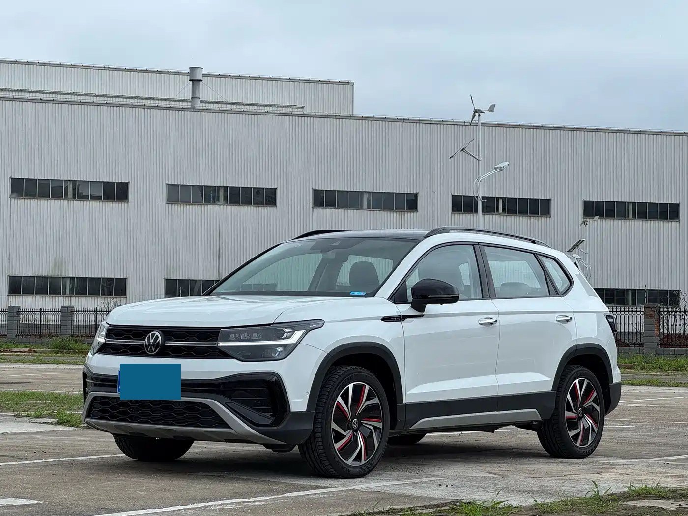 2024 大众汽车 塔鲁 2024款大众Tharu 300TSI 2WD Moon Premium版