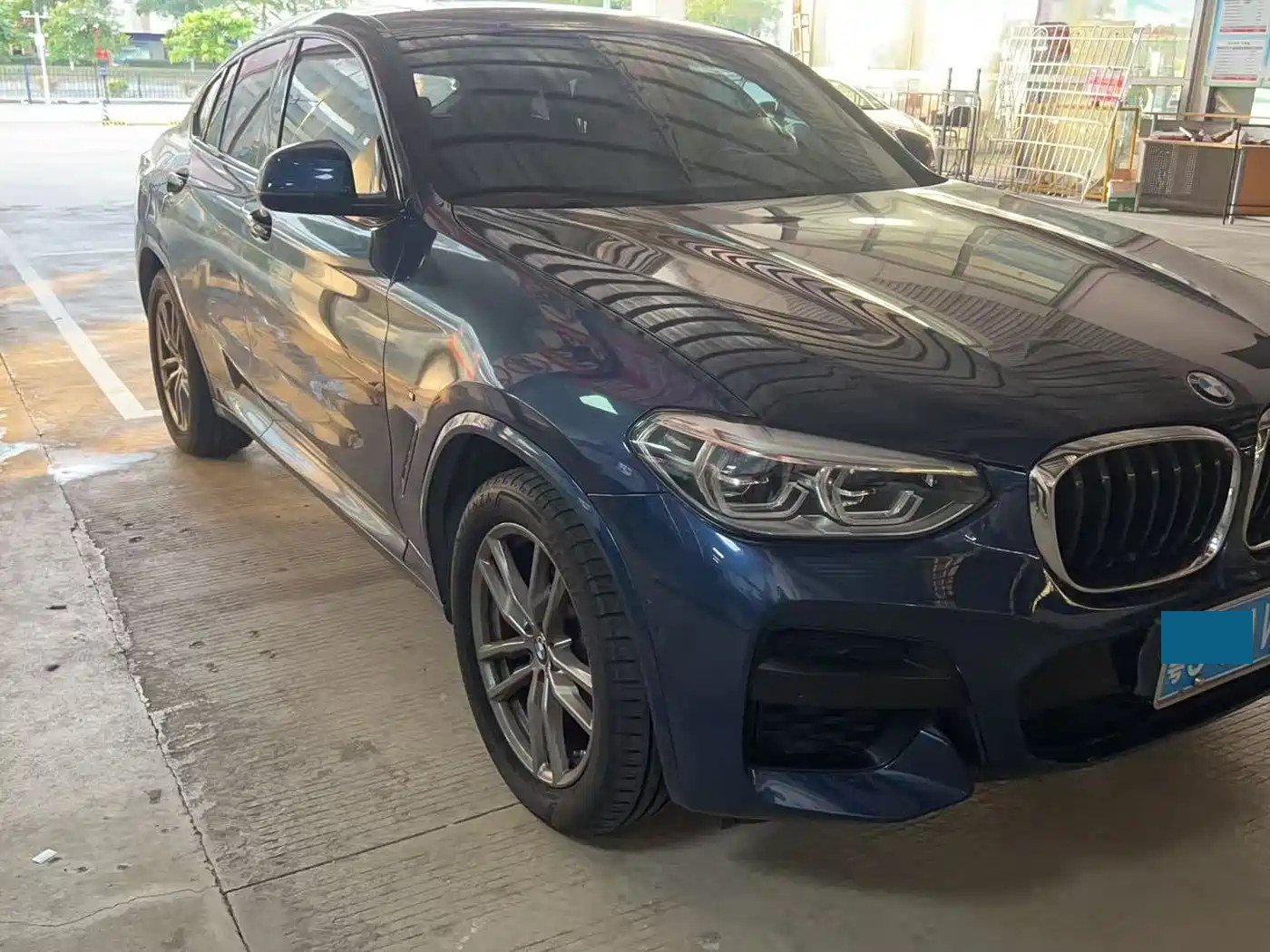 2021 宝马 X4 2021款 xDrive 25i M运动套装（中期改款）